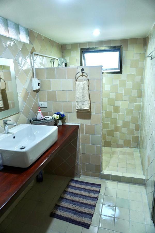 Tha Ma-O Bouteak Homestay - Self Check-In Lampang Exterior foto